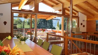Ein Restaurant oder anderes Speiselokal in der Unterkunft Alpin Chalet Wagrain