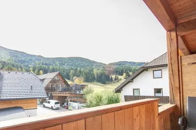 Ein allgemeiner Bergblick oder ein Berglick von der Ferienwohnung aus