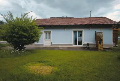 Das Gebäude in dem sich die Ferienwohnung befindet
