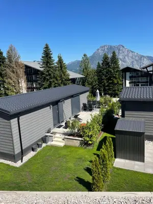 Ein allgemeiner Bergblick oder ein Berglick von des Ferienhauses aus