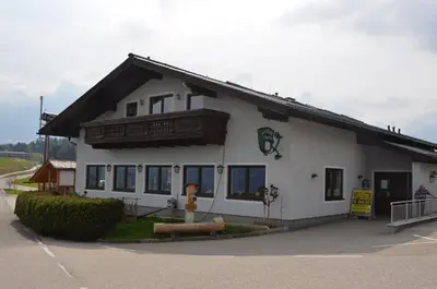 Das Gebäude in dem sich die Pension befindet