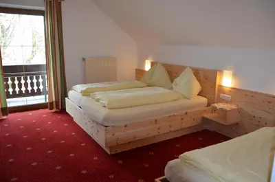 Ein Bett oder Betten in einem Zimmer der Unterkunft Gasthof-Pension Urzn
