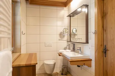 Ein Badezimmer in der Unterkunft Chalet Obertauern 1 XL