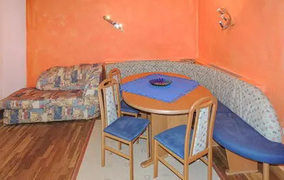 Ein Sitzbereich in der Unterkunft Cozy Apartment In Kleinarl With Wifi