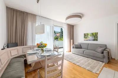 Ein Sitzbereich in der Unterkunft Neualm 5 - by myNests