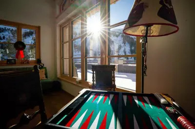 Ein Billardtisch in der Unterkunft Clary Chalet