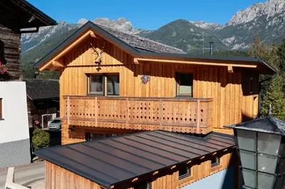 Ein allgemeiner Bergblick oder ein Berglick von des Chalets aus