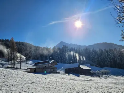 Ein allgemeiner Bergblick oder ein Berglick von der Ferienwohnung aus