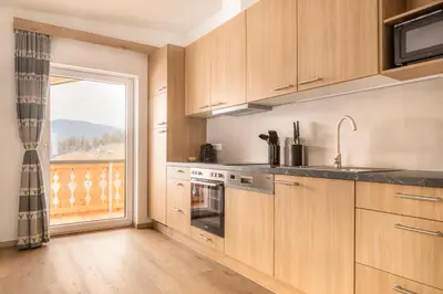 Küche/Küchenzeile in der Unterkunft Peterlehen Appartements