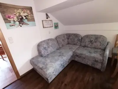 Ein Sitzbereich in der Unterkunft Ferienwohnung am Bauernhof Koa
