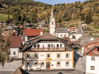 Ein allgemeiner Bergblick oder ein Berglick von der Ferienwohnung aus