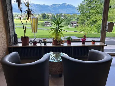 Ein allgemeiner Bergblick oder ein Berglick von der Ferienwohnung aus