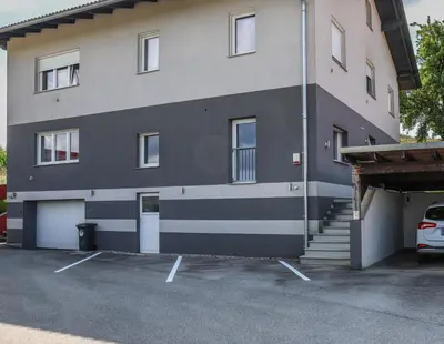 Das Gebäude in dem sich die Ferienwohnung befindet
