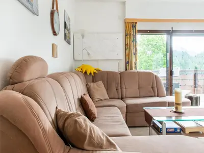 Ein Sitzbereich in der Unterkunft Wohnung Tauplitz nahe Skilift & Pisten