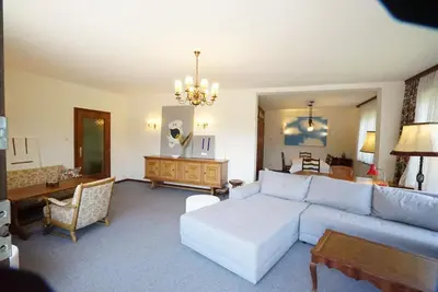 Ein Sitzbereich in der Unterkunft Landhaus mit Panoramablick & Terrasse