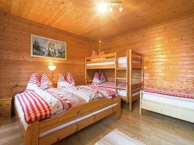 Ein Bett oder Betten in einem Zimmer der Unterkunft Farmhouse in St Johann im Pongau with Sauna
