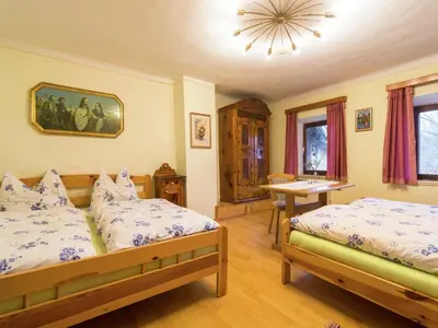 Ein Bett oder Betten in einem Zimmer der Unterkunft Farmhouse in St Johann im Pongau with Sauna