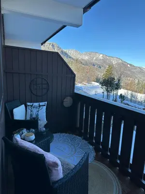 Ein allgemeiner Bergblick oder ein Berglick von der Ferienwohnung aus