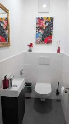 Ein Badezimmer in der Unterkunft Fountain Suite Gmunden - balcony - Luxuriöses Apartment mit Balkon