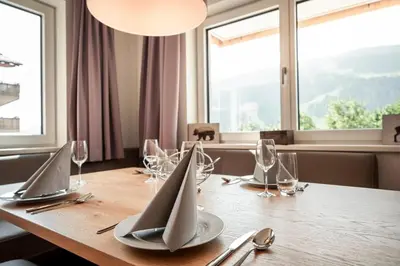 Ein allgemeiner Bergblick oder ein Berglick von der Ferienwohnung aus