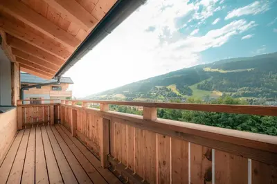 Ein allgemeiner Bergblick oder ein Berglick von der Ferienwohnung aus