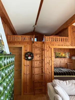 Ein Bett oder Betten in einem Zimmer der Unterkunft Alm Chalet on Mondsee Mountain, pets welcome!