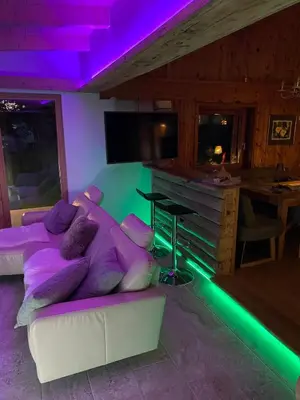 Ein Sitzbereich in der Unterkunft Alm Chalet on Mondsee Mountain, pets welcome!