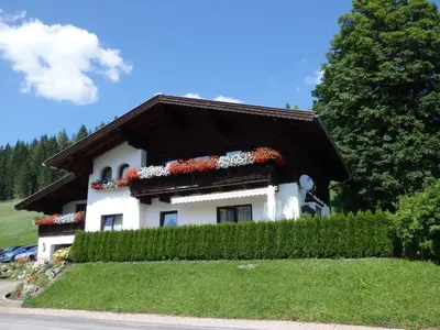 Das Gebäude in dem sich das Privatzimmer befindet