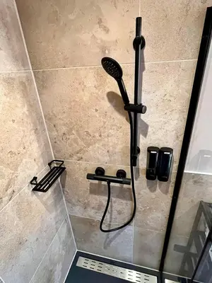 Ein Badezimmer in der Unterkunft Juwel 02