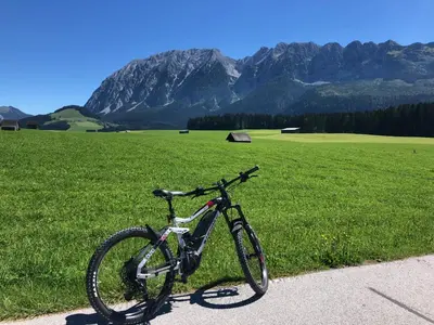 Ein allgemeiner Bergblick oder ein Berglick von der Ferienwohnung aus