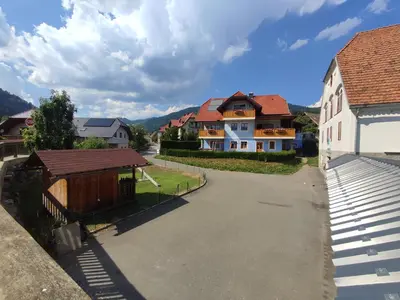 Ein allgemeiner Bergblick oder ein Berglick von der Ferienwohnung aus