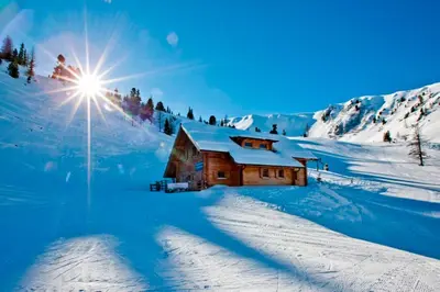 Almstallhütte im Winter