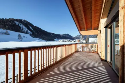 Ein allgemeiner Bergblick oder ein Berglick von der Ferienwohnung aus