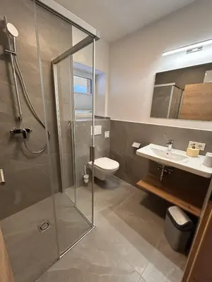 Ein Badezimmer in der Unterkunft Höller's Bergleben
