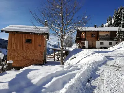 Achthütte im Winter