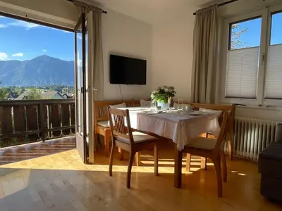 Ein allgemeiner Bergblick oder ein Berglick von der Ferienwohnung aus
