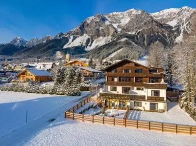Ein allgemeiner Bergblick oder ein Berglick von der Ferienwohnung aus