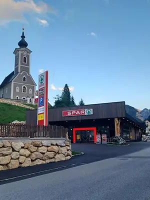 Ein allgemeiner Bergblick oder ein Berglick von des Motels aus