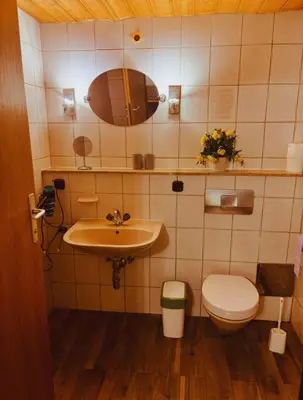 Ein Badezimmer in der Unterkunft Bergblick Apartments - Natur & Panorama in Bad Ischl