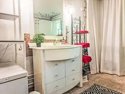 Ein Badezimmer in der Unterkunft Villa Villa Rose by Interhome