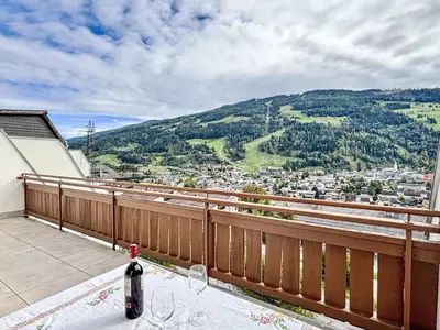 Ein allgemeiner Bergblick oder ein Berglick von der Ferienwohnung aus