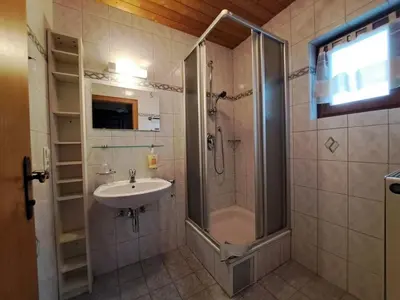 Ein Badezimmer in der Unterkunft Schlickhütte