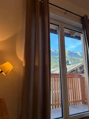 Ein allgemeiner Bergblick oder ein Berglick von der Ferienwohnung aus