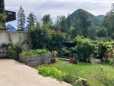 Ein allgemeiner Bergblick oder ein Berglick von der Ferienwohnung aus
