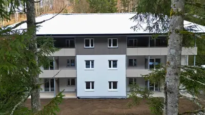 Das Gebäude in dem sich die Ferienwohnung befindet