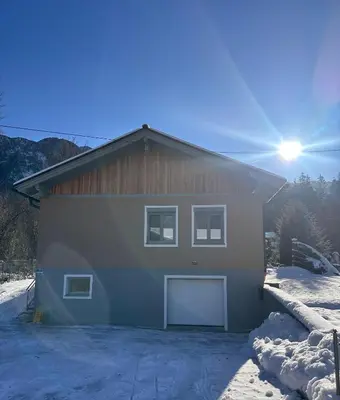 Ein allgemeiner Bergblick oder ein Berglick von der Ferienwohnung aus