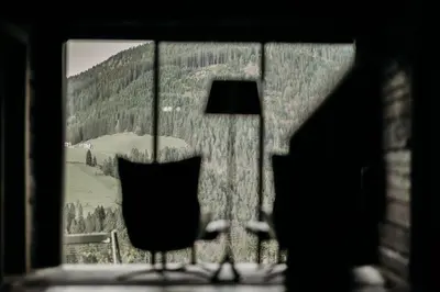 Ein allgemeiner Bergblick oder ein Berglick von des Chalets aus