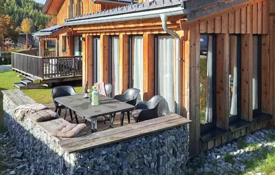 Das Gebäude in dem sich das Ferienhaus befindet