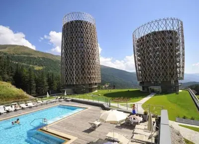 Der Swimmingpool an oder in der Nähe von Residence Deluxe, 3BR, Balcony, Spa,Ski in-Ski out