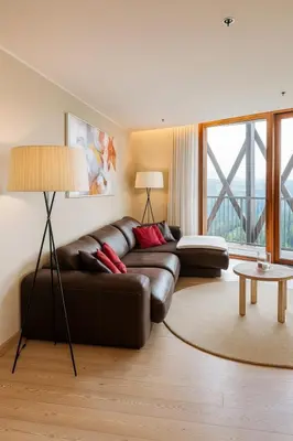 Ein Sitzbereich in der Unterkunft Residence Deluxe, 3BR, Balcony, Spa,Ski in-Ski out